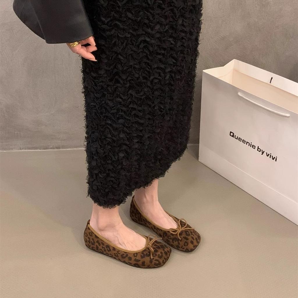 Французские ретро туфли-лодочки на плоской подошве из замши с леопардовым принтом, женская обувь 2025 осень и зима, плюшевые туфли, туфли Doudou