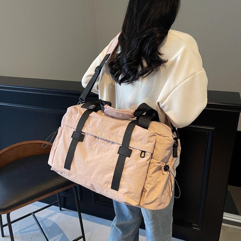 Fashionable Fitness Bag for Men and Women Casual Simple Travel Bag for Travel Bag Dry and Wet Separation Crossbody Bag