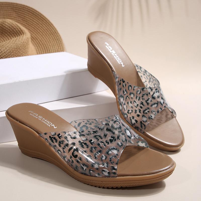 Fashion Fashion Leopard Print Wedges Sandals Women Summer 2025 Transparent PVC Platform Slippers Woman Thick Sole Non Slip Beach Slides