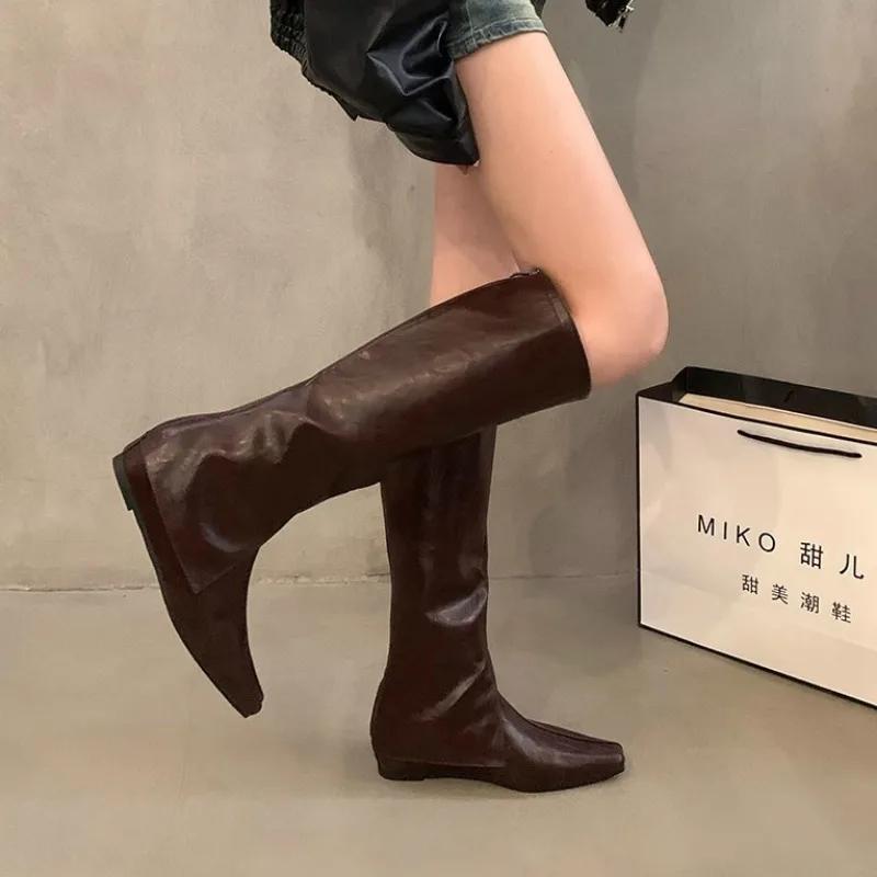 Модная обувь для женщин 2024 года, горячая распродажа, женские сапоги до колена, брендовые современные сапоги, женские сшитые туфли с квадратным носком и молнией сзади на низком каблуке