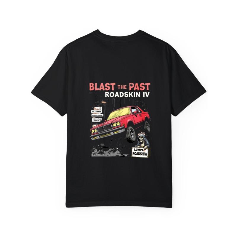 Футболка Blast The Past Roadskin Iv Белая с графикой автомобиля и текстовым дизайном для повседневной носки