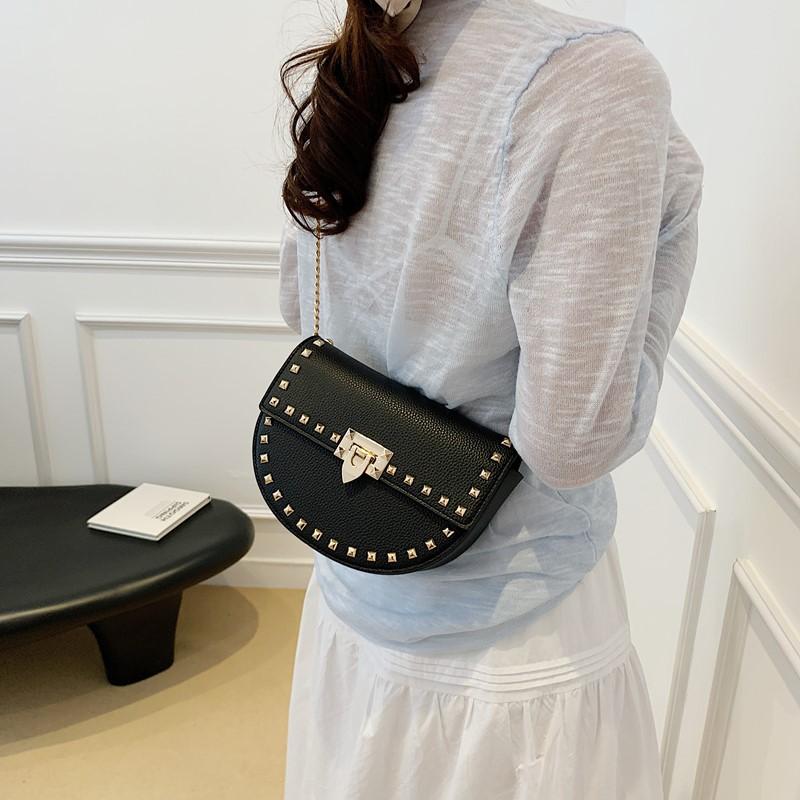 This Year's Popular Small Bag 2025 New Korean Version Fashion Rivet Shoulder Bag Women's Versatile Chain Saddle Bag Tide
