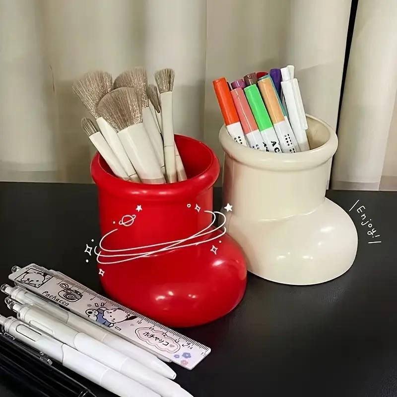 Miniso Контейнер для ручек в форме ботинка Офисное украшение Хранение канцелярских принадлежностей Милый интересный контейнер для ручек Настольное украшение