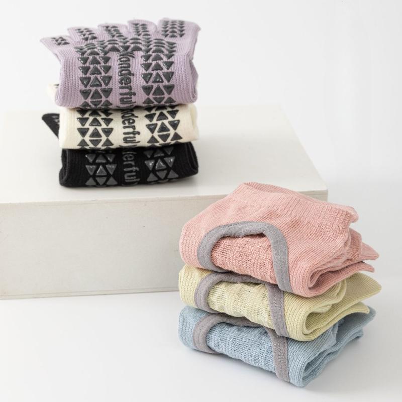 Women's Yoga Socks Pilates Sports and Fitness Socks Anti-slip Dispensing Floor Socks