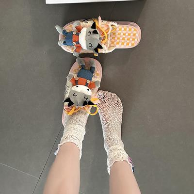 Кисточка толстая подошва одно слово тапочки женские летний дизайн мультяшная кукла милые пляжные туфли плоская подошва полушлепки крутые тапочки