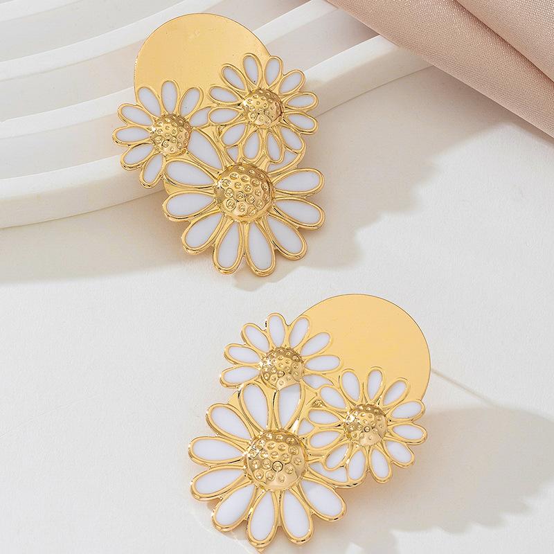 Модные серьги для женщин Дамы