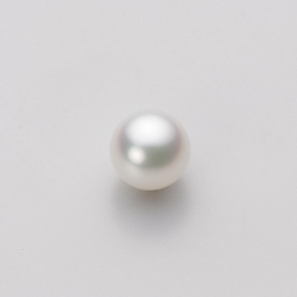 Moon Label Akoya Pearl Pendant Necklace In 18K Yellow Gold for Women 8.5mm (Natural White)