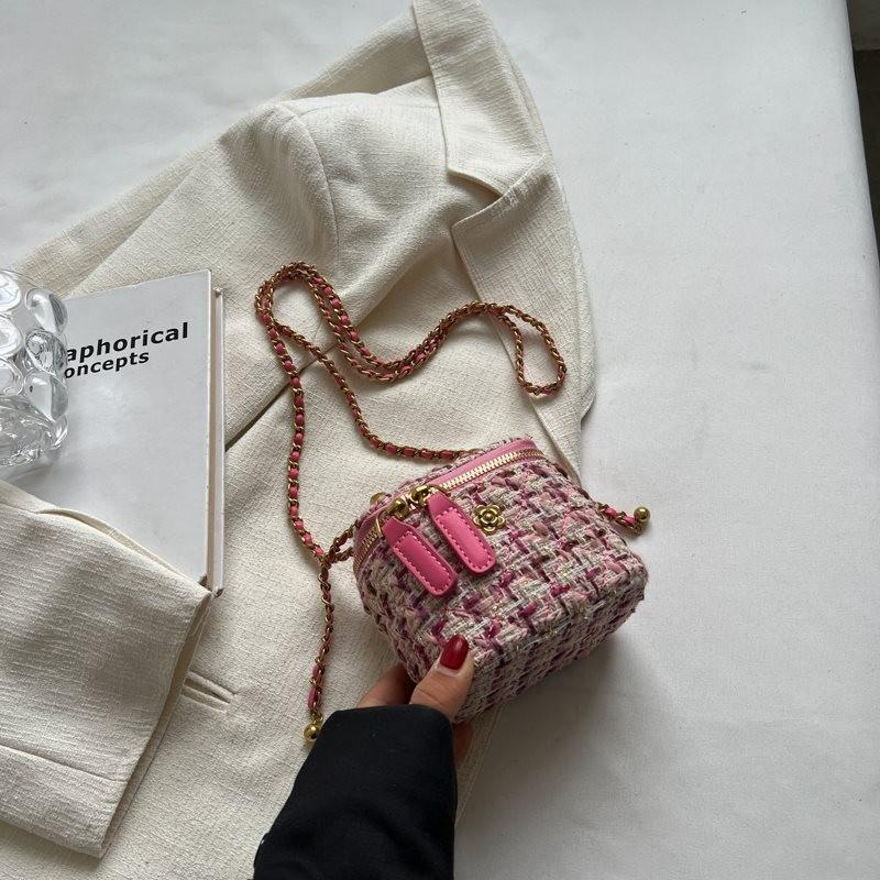 Elegant Mini Chain Bag For Women Stylish Box Design Soft Polyester With Multiple Colors