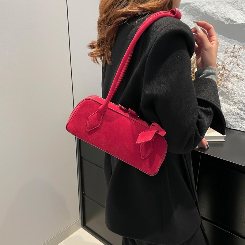 Нишевая сумка-багет под мышкой из замши, популярная универсальная сумка через плечо, темпераментная, для поездок, портативная сумка под мышкой