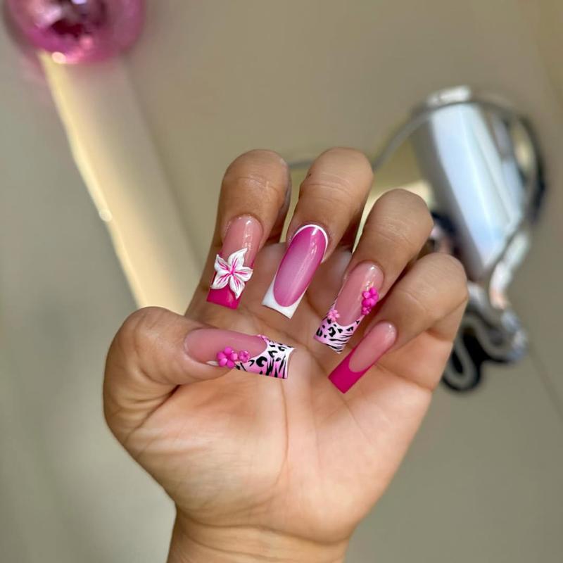 INS Hot Selling Accept Customization Duck Shape Artificial Fingernails Manicure False Nails with Glue Stickers Press on Nails