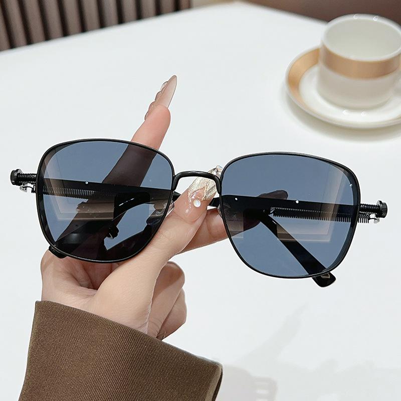Retro Square-framed Punk Metal Myopia Sunglasses Simplicity Elegant and Versatile UV Resistant Comfortable Durable 0 To -4.0