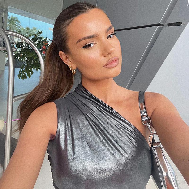 2023 New Women's Slim Fit Solid Color Oblique Shoulder Sleeveless Wrapped Hip Dress Trend