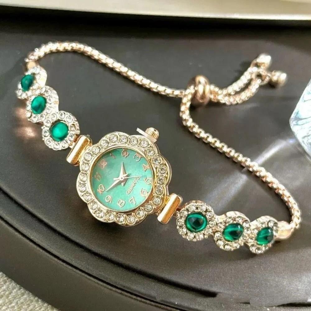 Exquisite Women's Bracelet Watch Pull Type Rhinestone Quartz Watch  Accessories