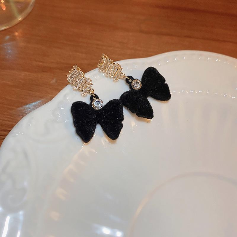 Весенние и летние серьги-пусеты в стиле ретро с флокированным бантом и бахромой из жемчуга, серьги-трансформеры для двух способов ношения, женские