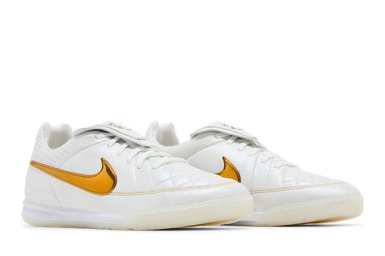 Nike Легенда Tiempo Роналдиньо. Прикосновение золота.