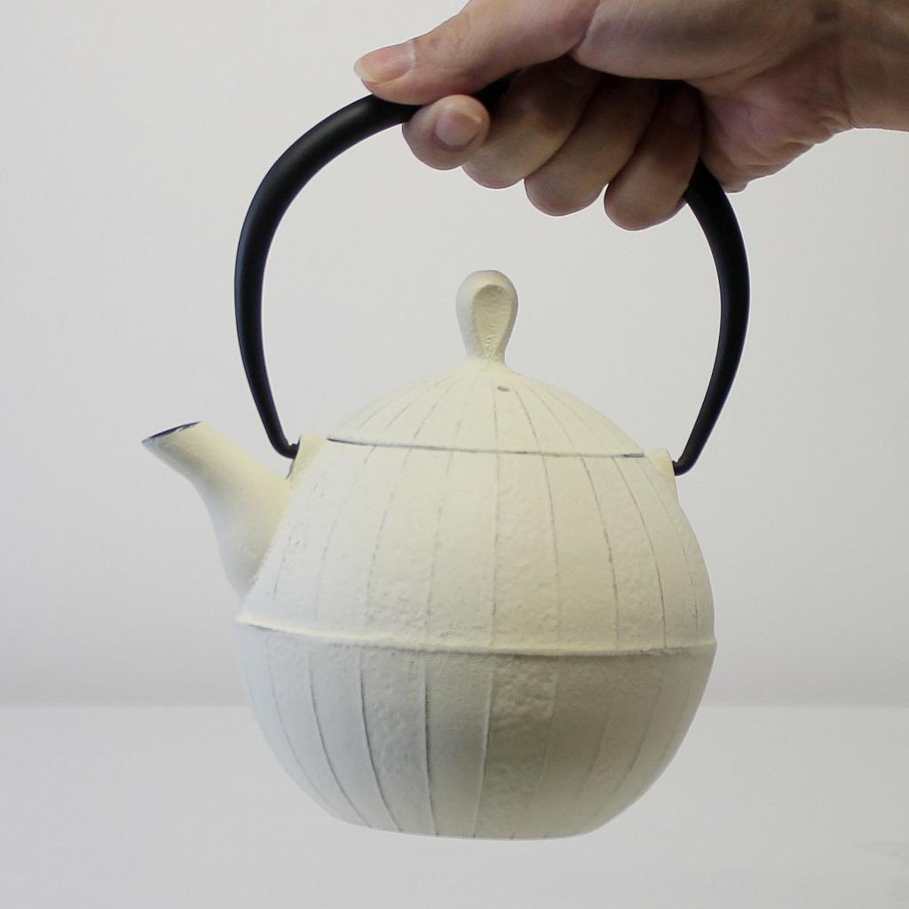 Чайник Nanbu Tekki Ichichudo Kurumi Premium Чайник цвета слоновой кости 0,5 л Ш14,5xГ11,5xВ17,5(см)