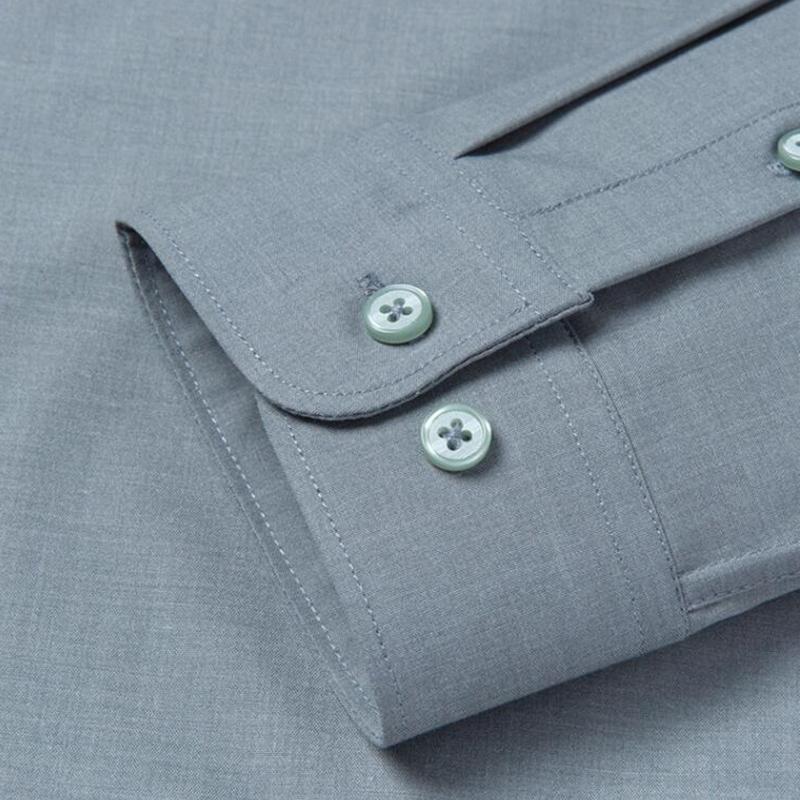 Однотонная мужская формальная рубашка из бамбукового волокна с длинным рукавом, удобная деловая посадка обычного кроя с передним карманом