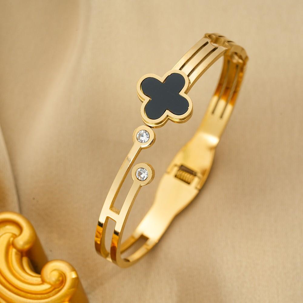 Titanium Steel Fashion Four-leaf Clover Mother-of-pearl Bracelet Spring Opening Lucky Grass Personalized Hand Jewelry