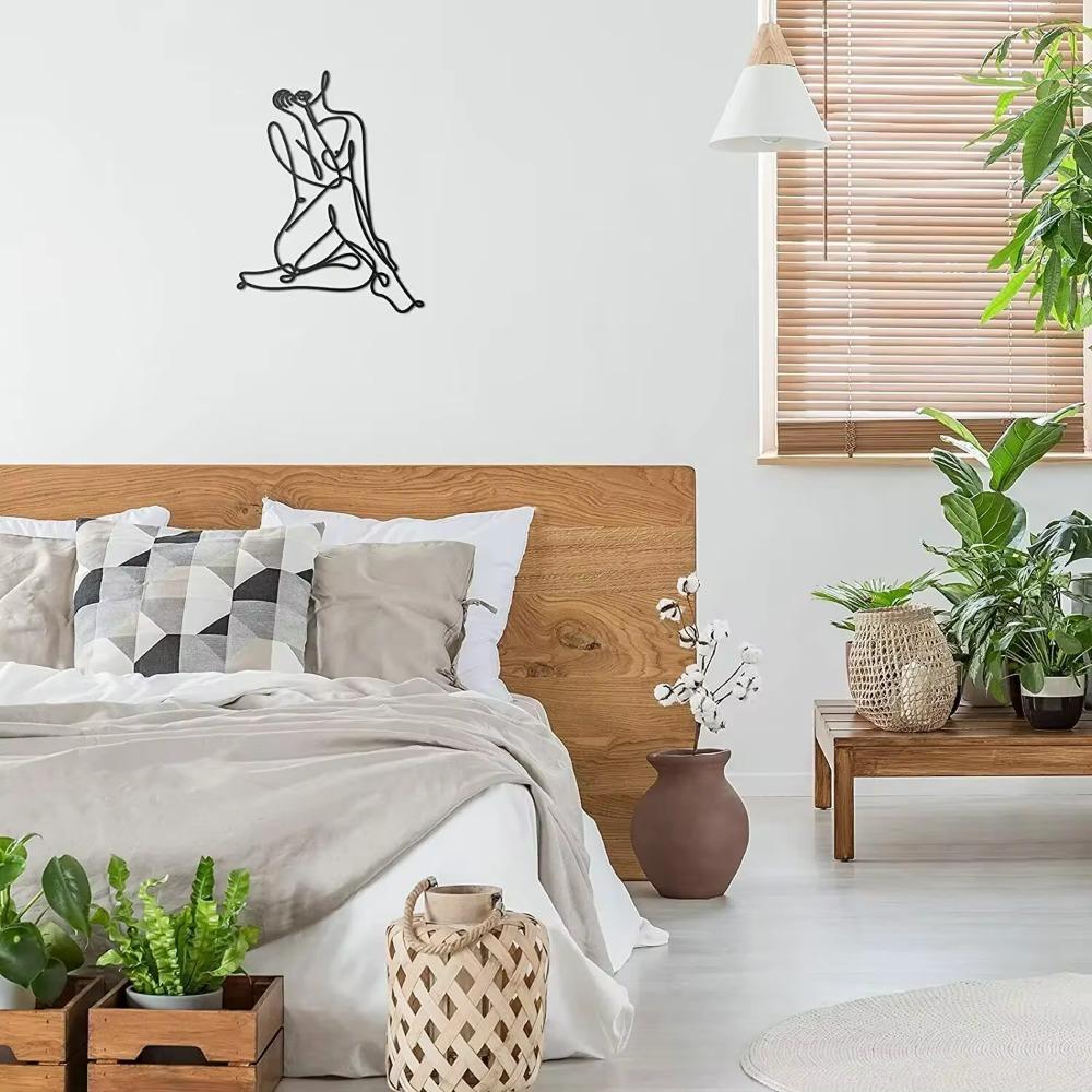 Minimalist Female Body Wire Art Decor Abstract Metal Woman Shape Wall Decor Elegant and Modern Design for Adding a Unique Touch