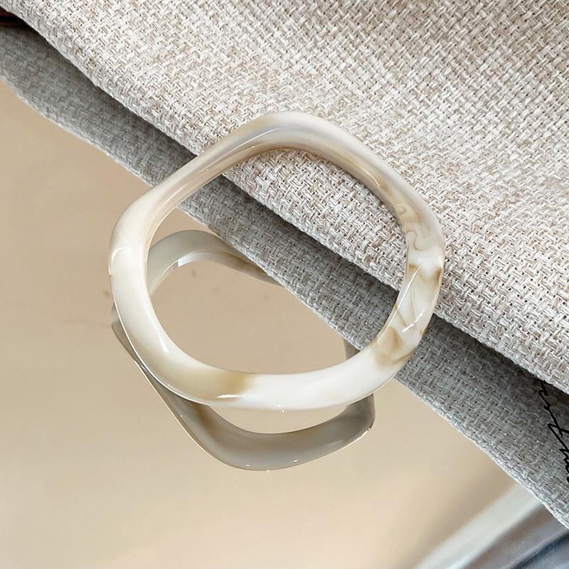 European and American Fashion High-End Marbled Acrylic Bangle Bracelet - Women's Versatile Hand Jewelry
