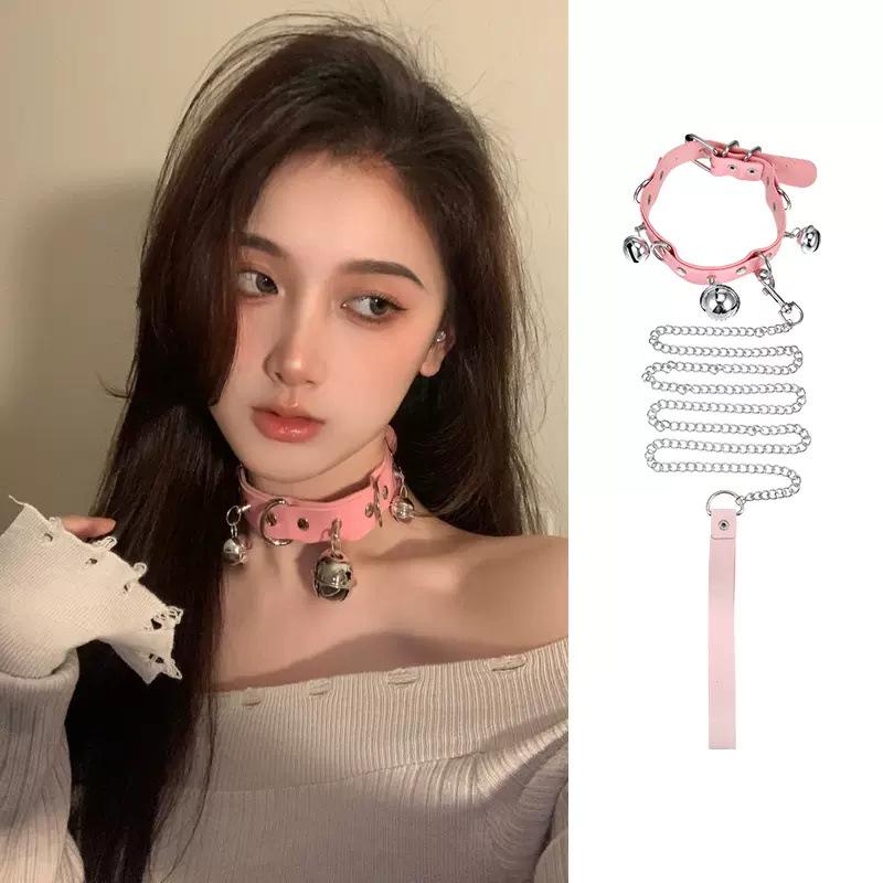 Наручники и браслеты из мягкой искусственной кожи — нежные для кожи, идеально подходят для косплея и фотореквизита.