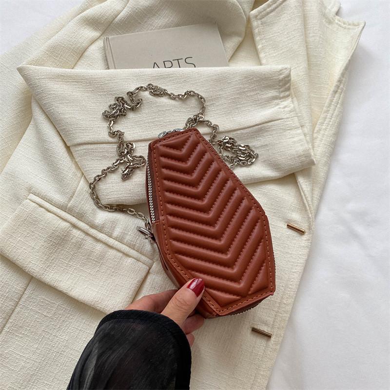 Chic Medium Sized Pu Shoulder Bag With Elegant Chain For Everyday Use