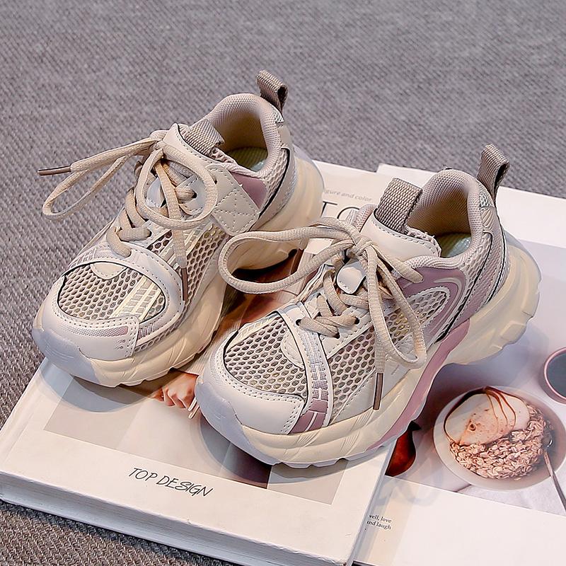 Студенческие теннисные кроссовки Сетчатые дышащие Детские кроссовки Нескользящая Толстая Мягкая подошва 2025 Новые Детские баскетбольные кроссовки Трендовые