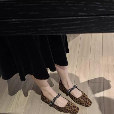 Версия из овчины~ Текстурированная кожа квадратный носок толстый каблук мягкая поверхность маленькие кожаные туфли туфли на высоком каблуке женская обувь осенние модели