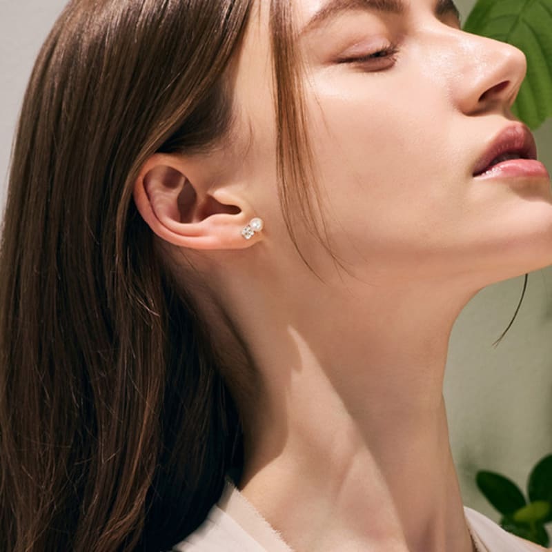 DIDIER DUBOT Signature D Gold Single Earring JDREW4S756W