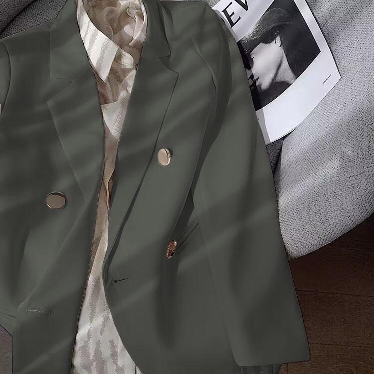 Женский черный костюм большого размера с драпировкой и металлической пуговицей