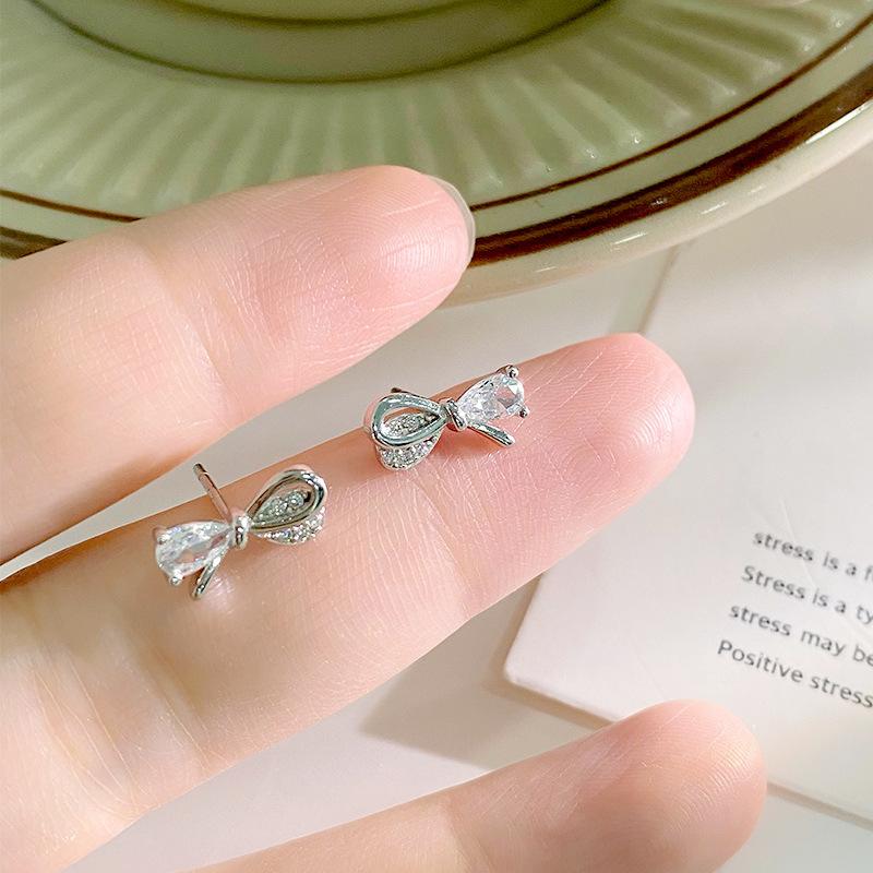 Серьги-бантики, легкие, роскошные, высокого класса, изящные, маленькие и универсальные серьги для повседневных поездок на работу и обратно