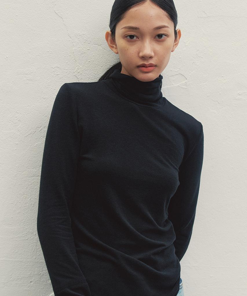 MAKE A TOAST U-Line Wool Turtleneck Black Mbdfto004Bk