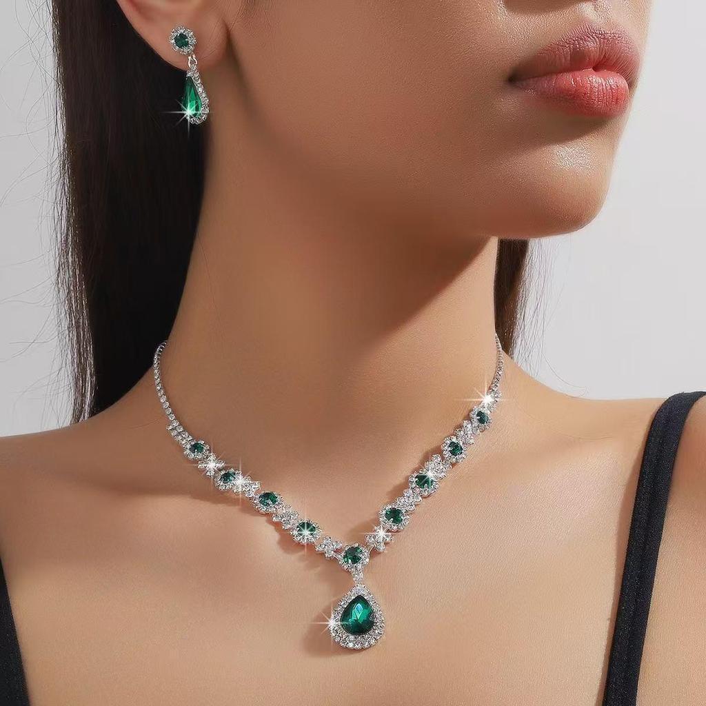 Элегантный межконтинентальный свадебный набор из страз: колье и серьги