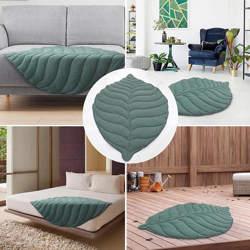 Dog Blankets Leaf Shaped Cotton mat Whelping Reusable of Pet Pads Bed for Pets Machine Washable Puppy Blanket for Couch Protecti