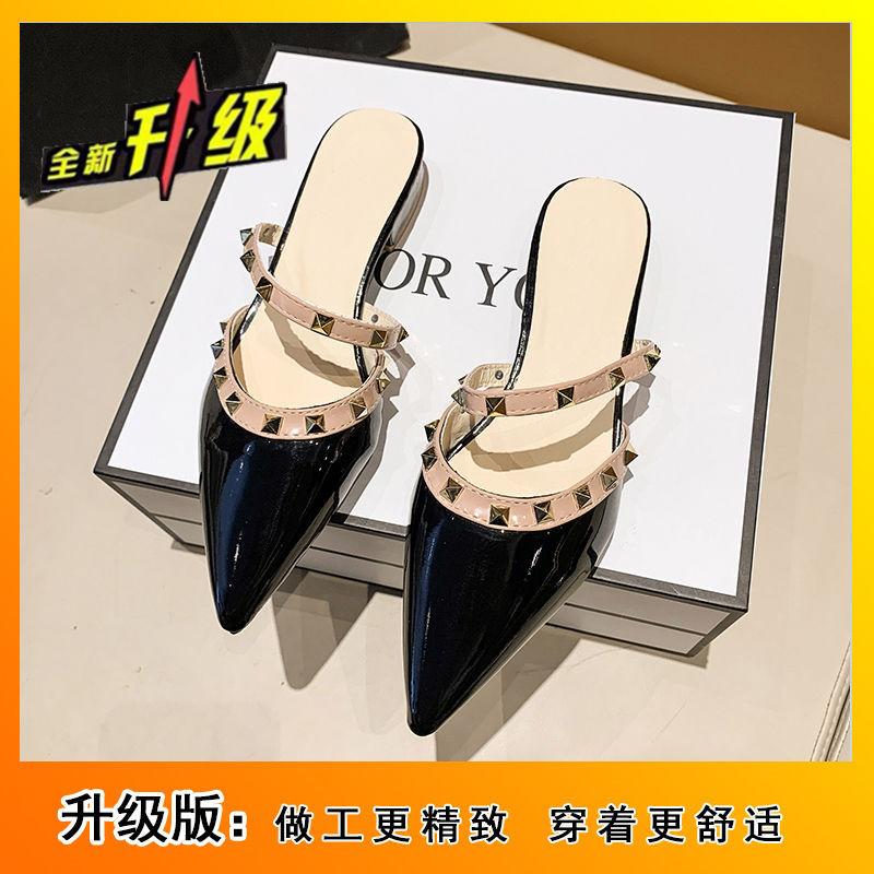 Дизайнерские туфли-полушапки с заклепками на низком каблуке в британском стиле 2024 года, новая популярная верхняя одежда на толстом каблуке, одинарные туфли