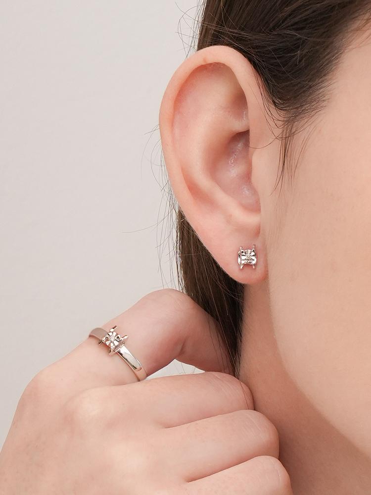 Minimalpiercing 14K 18K Platinum Frame Diamond Earrings