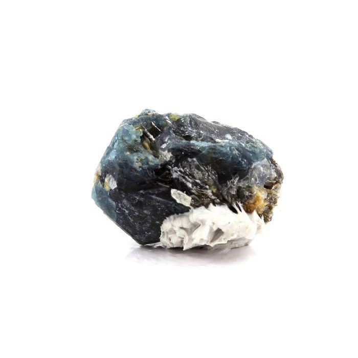 Pierres et Minéraux. Sapphirine. 8.9 ct. Morafeno, Tranomaro, Anosy, Madagascar.