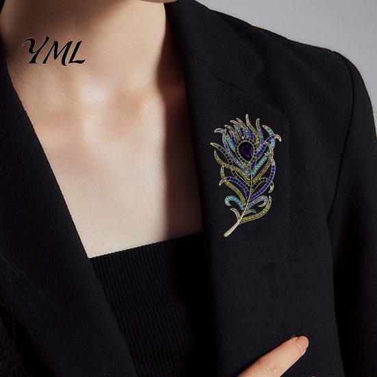Lapel Pin with Sparkling Rhinestones Vintage Feather Brooch for Women, Metal Rhinestones, Decorative Accessory Suits Coats Shawls Hats