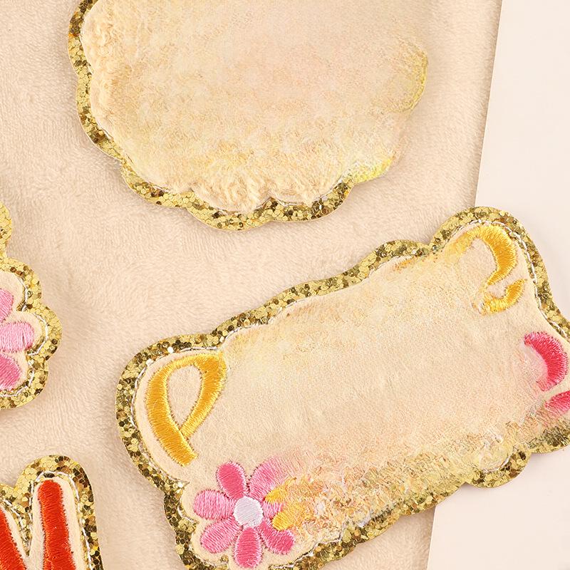 Вышитый значок Дуоку: Нашивка из синели с золотой окантовкой в виде бабочек и цветов для аксессуаров одежды.