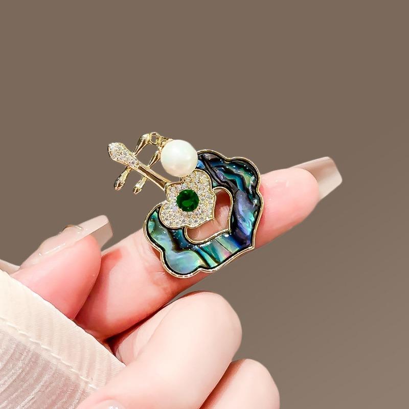 Ruyi Pipa Brooch, High-end Female Classical Style, National Trend Pearl Brooch, Cheongsam Corsage