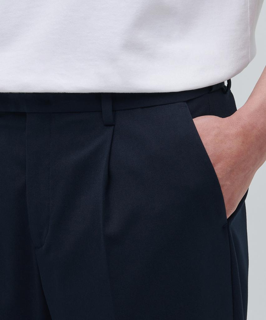 MUSINSA STANDARD Lightweight Loose Tapered Hidden Banding Crop Slacks [Navy]