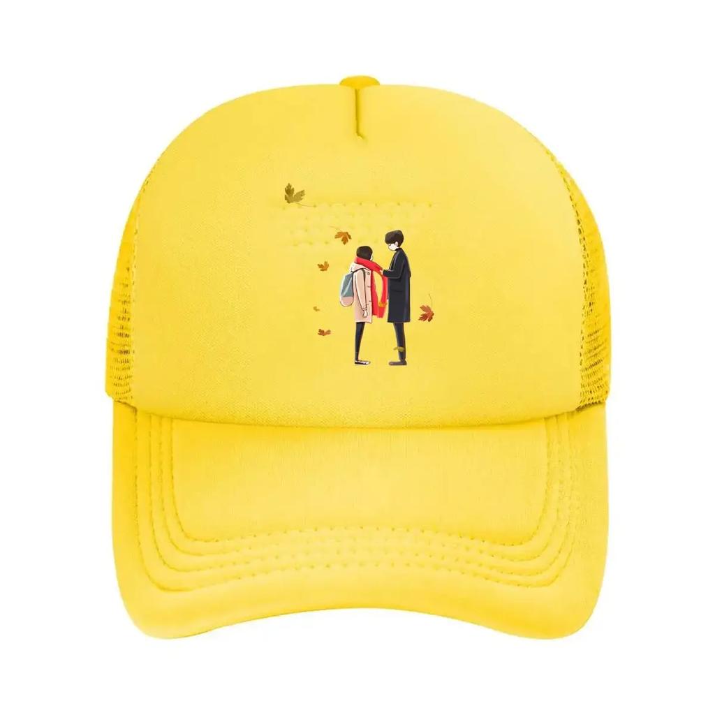 Romantic Autumn Scene with Couple and Leaves Mesh Baseball Cap