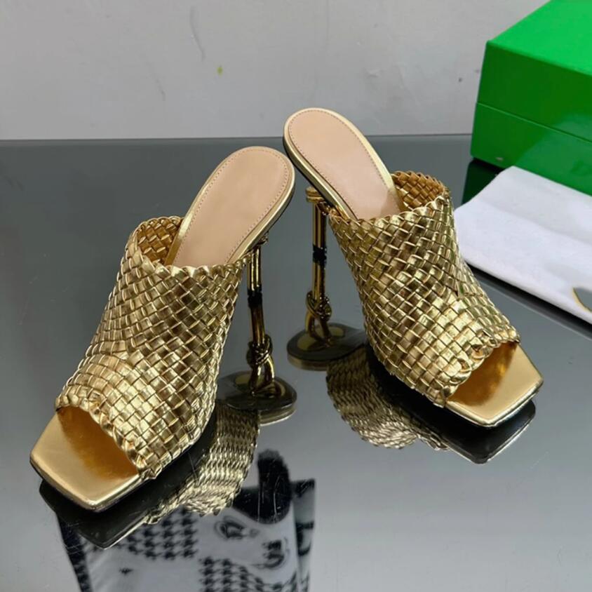 Обувь Высокое качество Женские тапочки Однотонные Модные Весенние и Осенние Повседневные кожаные Женские сандалии большого размера 4346