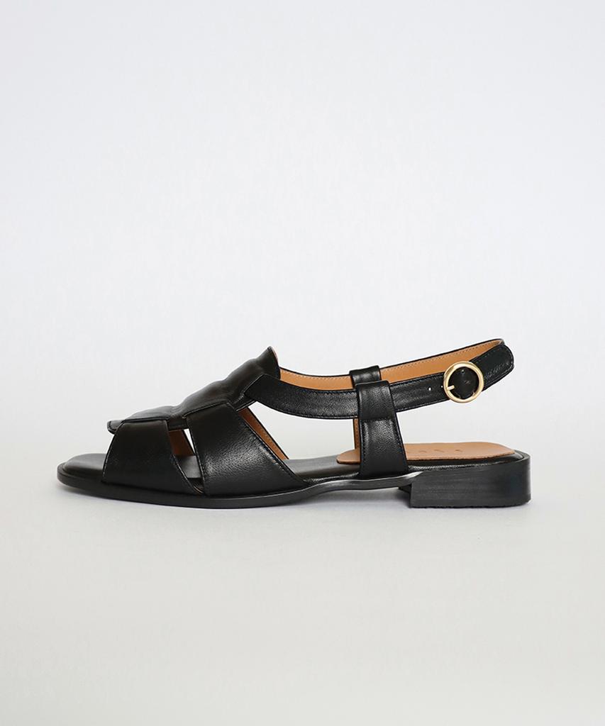 Heenn Open-Toe Fisherman Sandals. Black