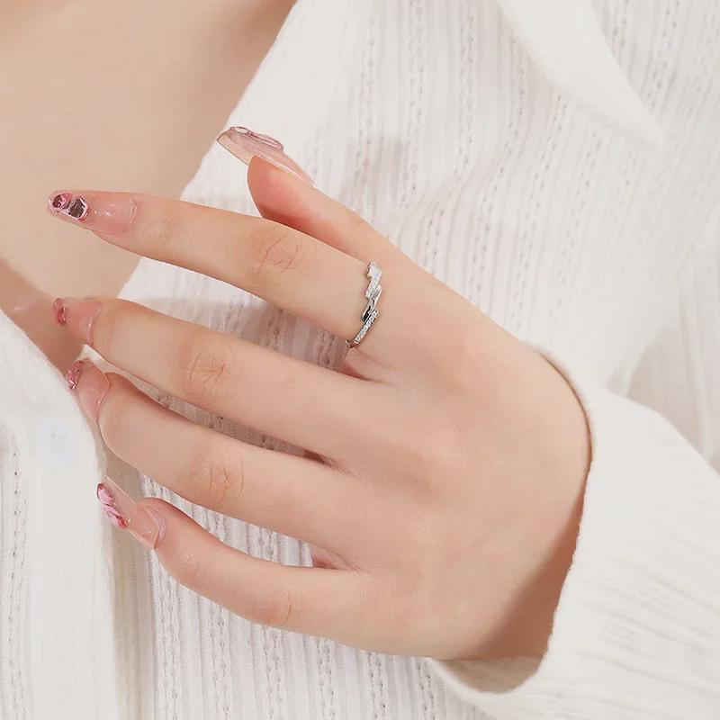 Кольцо на указательный палец из титановой стали с 18-каратным золотым покрытием и бриллиантами циркония для женщин