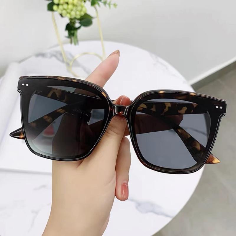 New Small Rectangle Sun Glasses Women Oval Vintage Glasses Designer Sun Glasses For Women Shades Female UV400 Eyewear