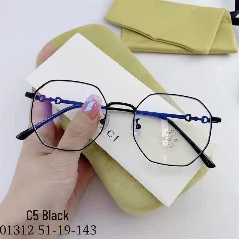 Trendy Women's Light-Changing Transparent Myopia Glasses with Slim Big Frame