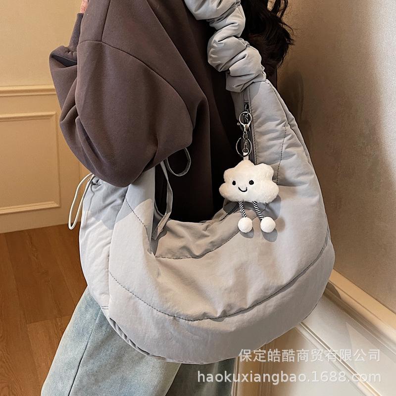 Нейлоновая ткань пуховая хлопковая сумка для одежды женская осенне-зимняя повседневная плиссированная на плечо большая вместимость для поездок на работу сумка-мессенджер тоут