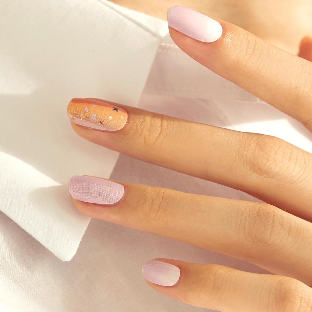 Пастельные полоски для ногтей 24 шт. | Самоклеящиеся типсы-наклейки, Мягкие розовые и лавандовые тона, Быстрый 5-минутный маникюр