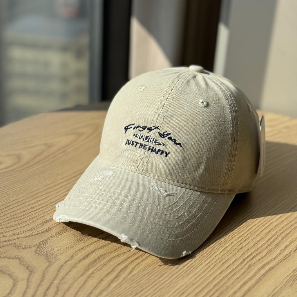 New trendy Korean-style sun-shading lettered denim baseball cap for spring and summer2026Male couples showing off their cute duck-billed caps, a